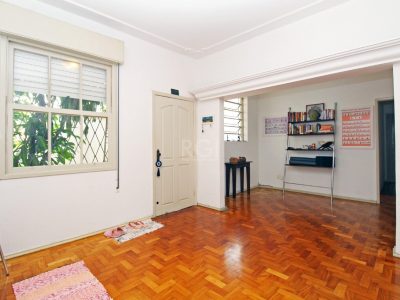 Casa à venda com 464m², 3 quartos, 1 suíte, 3 vagas no bairro Petrópolis em Porto Alegre - Foto 39