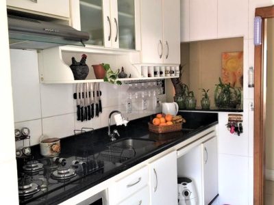 Apartamento à venda com 68m², 3 quartos, 1 suíte, 1 vaga no bairro Menino Deus em Porto Alegre - Foto 9