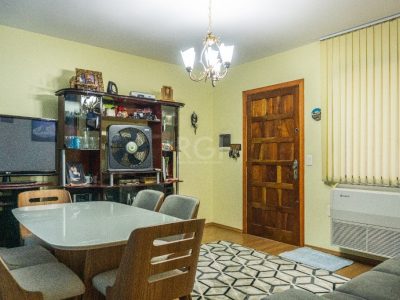 Apartamento à venda com 66m², 2 quartos, 1 vaga no bairro Partenon em Porto Alegre - Foto 2