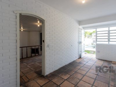 Casa à venda com 337m², 3 quartos, 1 suíte, 3 vagas no bairro Cristal em Porto Alegre - Foto 17