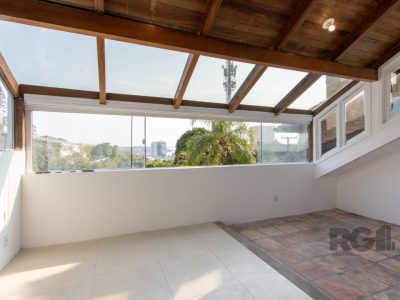 Casa à venda com 337m², 3 quartos, 1 suíte, 3 vagas no bairro Cristal em Porto Alegre - Foto 34