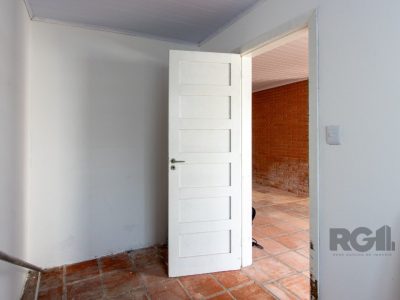 Casa à venda com 337m², 3 quartos, 1 suíte, 3 vagas no bairro Cristal em Porto Alegre - Foto 47