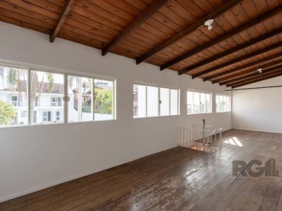 Casa à venda com 337m², 3 quartos, 1 suíte, 3 vagas no bairro Cristal em Porto Alegre - Foto 52