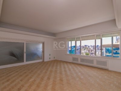 Apartamento à venda com 232m², 3 quartos, 1 suíte, 1 vaga no bairro Moinhos de Vento em Porto Alegre - Foto 2