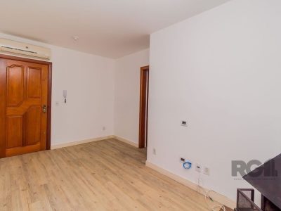 Apartamento à venda com 62m², 2 quartos, 1 suíte, 1 vaga no bairro Tristeza em Porto Alegre - Foto 2