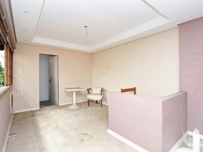 Casa à venda com 347m², 5 quartos, 2 suítes, 3 vagas no bairro São João em Porto Alegre - Foto 33