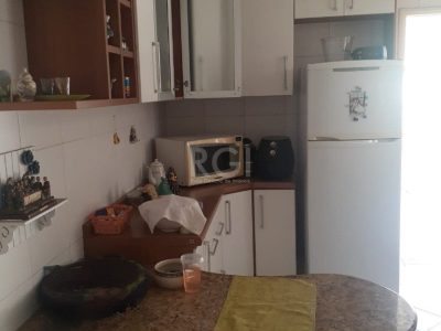 Casa à venda com 300m², 3 quartos, 1 suíte, 4 vagas no bairro Jardim Lindóia em Porto Alegre - Foto 8