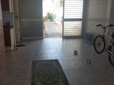 Casa à venda com 300m², 3 quartos, 1 suíte, 4 vagas no bairro Jardim Lindóia em Porto Alegre - Foto 12