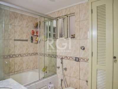 Apartamento à venda com 131m², 3 quartos, 1 suíte, 1 vaga no bairro Menino Deus em Porto Alegre - Foto 6