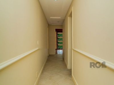 Apartamento à venda com 197m², 3 quartos, 1 suíte, 2 vagas no bairro Auxiliadora em Porto Alegre - Foto 8