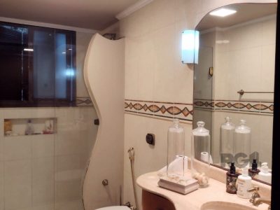 Apartamento à venda com 152m², 3 quartos, 1 suíte, 2 vagas no bairro Petrópolis em Porto Alegre - Foto 17