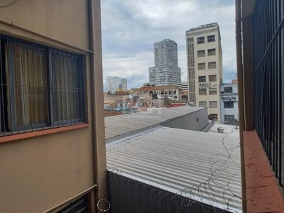 Conjunto/Sala à venda com 157m² no bairro Centro Histórico em Porto Alegre - Foto 2