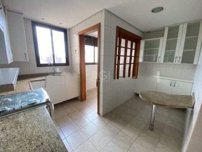 Apartamento à venda com 92m², 3 quartos, 1 suíte, 2 vagas no bairro Petrópolis em Porto Alegre - Foto 20