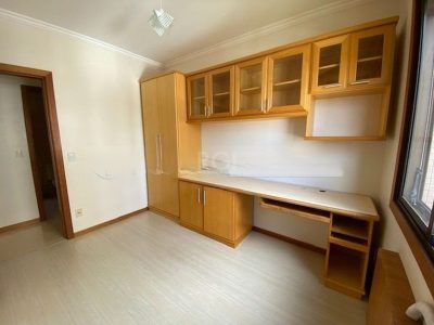 Apartamento à venda com 92m², 3 quartos, 1 suíte, 2 vagas no bairro Petrópolis em Porto Alegre - Foto 10