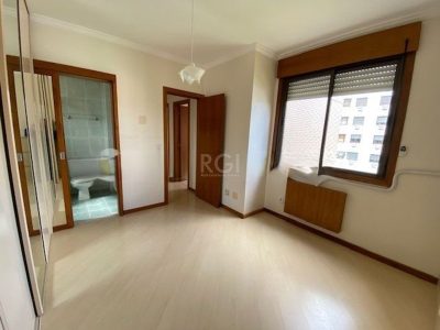 Apartamento à venda com 92m², 3 quartos, 1 suíte, 2 vagas no bairro Petrópolis em Porto Alegre - Foto 16