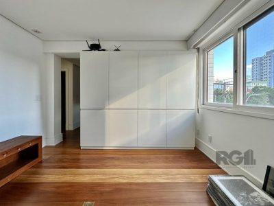 Apartamento à venda com 122m², 2 quartos, 1 vaga no bairro Menino Deus em Porto Alegre - Foto 2