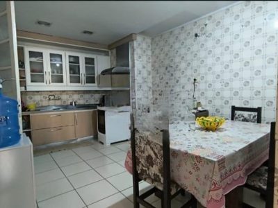 Apartamento à venda com 112m², 3 quartos, 1 suíte no bairro Floresta em Porto Alegre - Foto 2