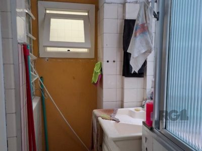 Apartamento à venda com 112m², 3 quartos, 1 suíte no bairro Floresta em Porto Alegre - Foto 6