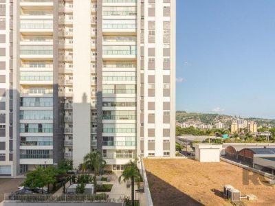 Apartamento à venda com 102m², 3 quartos, 1 suíte, 2 vagas no bairro Jardim do Salso em Porto Alegre - Foto 17