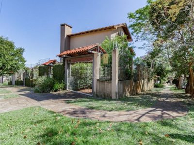 Casa à venda com 255m², 3 quartos, 1 suíte, 3 vagas no bairro Ipanema em Porto Alegre - Foto 39