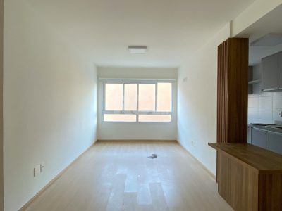 Apartamento à venda com 80m², 3 quartos, 1 suíte, 1 vaga no bairro Cidade Baixa em Porto Alegre - Foto 2