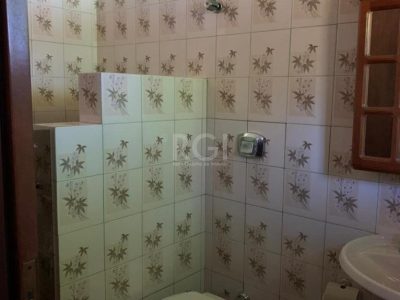 Casa à venda com 140m², 2 quartos, 1 suíte, 2 vagas no bairro Medianeira em Porto Alegre - Foto 9