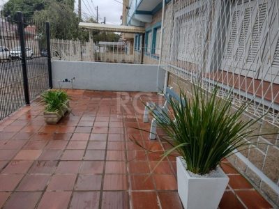 Apartamento à venda com 75m², 2 quartos no bairro Santo Antônio em Porto Alegre - Foto 2