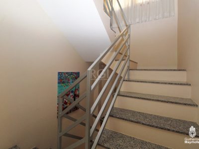 Casa à venda com 227m², 3 quartos, 1 suíte, 2 vagas no bairro Chácara das Pedras em Porto Alegre - Foto 27