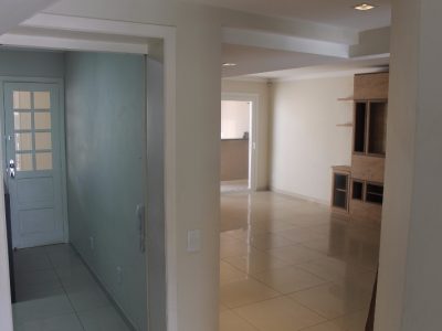 Casa à venda com 220m², 3 quartos, 1 suíte, 4 vagas no bairro Ipanema em Porto Alegre - Foto 8