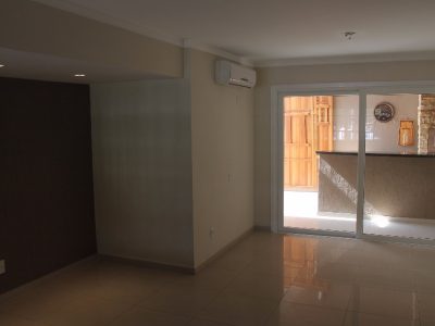 Casa à venda com 220m², 3 quartos, 1 suíte, 4 vagas no bairro Ipanema em Porto Alegre - Foto 11