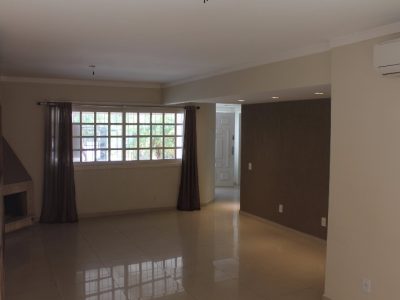 Casa à venda com 220m², 3 quartos, 1 suíte, 4 vagas no bairro Ipanema em Porto Alegre - Foto 14