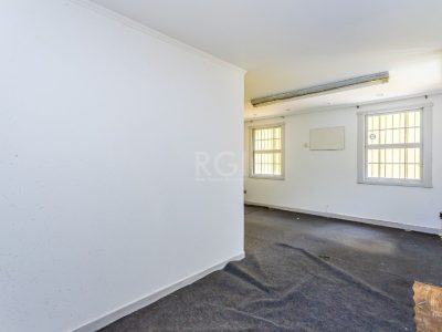 Casa à venda com 190m², 3 quartos, 4 vagas no bairro Petrópolis em Porto Alegre - Foto 5