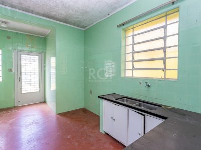 Casa à venda com 190m², 3 quartos, 4 vagas no bairro Petrópolis em Porto Alegre - Foto 7