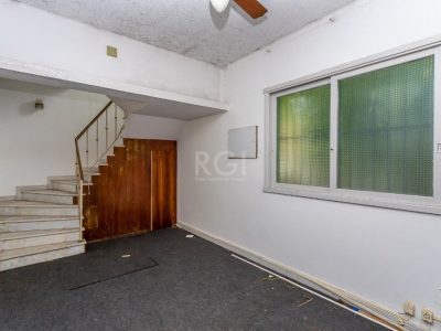 Casa à venda com 190m², 3 quartos, 4 vagas no bairro Petrópolis em Porto Alegre - Foto 13