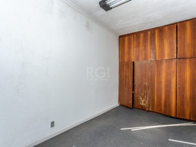 Casa à venda com 190m², 3 quartos, 4 vagas no bairro Petrópolis em Porto Alegre - Foto 20