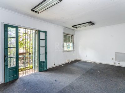 Casa à venda com 190m², 3 quartos, 4 vagas no bairro Petrópolis em Porto Alegre - Foto 26