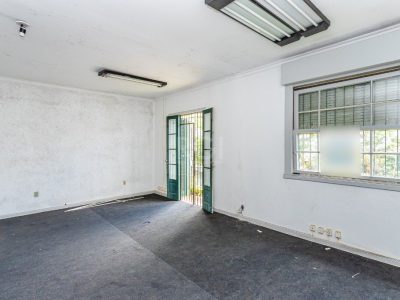 Casa à venda com 190m², 3 quartos, 4 vagas no bairro Petrópolis em Porto Alegre - Foto 27