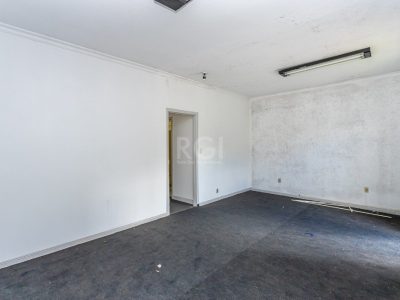 Casa à venda com 190m², 3 quartos, 4 vagas no bairro Petrópolis em Porto Alegre - Foto 28