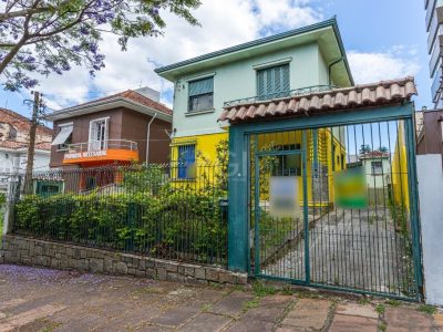 Casa à venda com 190m², 3 quartos, 4 vagas no bairro Petrópolis em Porto Alegre - Foto 2