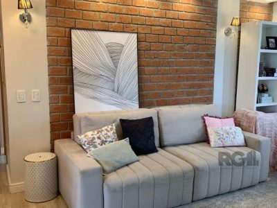 Apartamento à venda com 74m², 2 quartos, 1 suíte, 2 vagas no bairro Vila Ipiranga em Porto Alegre - Foto 2