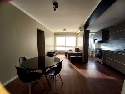 Apartamento à venda com 68m², 2 quartos, 1 suíte, 2 vagas no bairro Santana em Porto Alegre - Foto 2