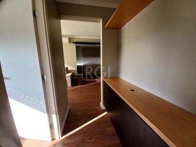 Apartamento à venda com 68m², 2 quartos, 1 suíte, 2 vagas no bairro Santana em Porto Alegre - Foto 11