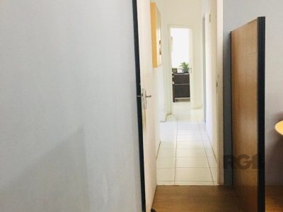 Casa à venda com 160m², 4 quartos, 4 vagas no bairro Floresta em Porto Alegre - Foto 3