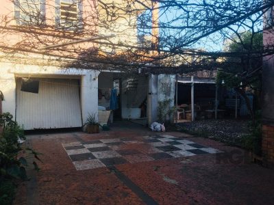 Casa à venda com 160m², 4 quartos, 4 vagas no bairro Floresta em Porto Alegre - Foto 8