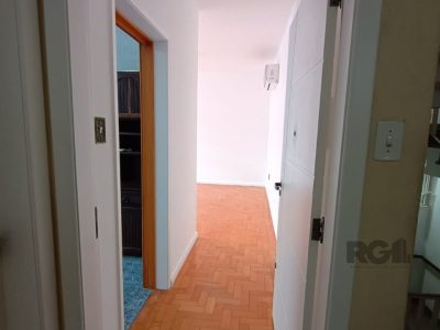 Apartamento à venda com 115m², 3 quartos, 1 suíte no bairro Petrópolis em Porto Alegre - Foto 4