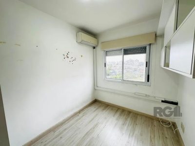 Apartamento à venda com 65m², 3 quartos, 1 suíte, 1 vaga no bairro Vila Ipiranga em Porto Alegre - Foto 6