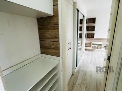 Apartamento à venda com 65m², 3 quartos, 1 suíte, 1 vaga no bairro Vila Ipiranga em Porto Alegre - Foto 7