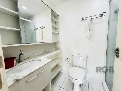 Apartamento à venda com 65m², 3 quartos, 1 suíte, 1 vaga no bairro Vila Ipiranga em Porto Alegre - Foto 12