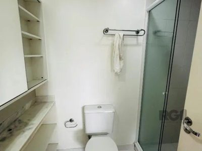 Apartamento à venda com 65m², 3 quartos, 1 suíte, 1 vaga no bairro Vila Ipiranga em Porto Alegre - Foto 13