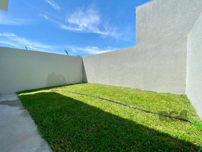 Casa à venda com 65m², 2 quartos, 1 suíte, 3 vagas no bairro Guarani em Capão da Canoa - Foto 2